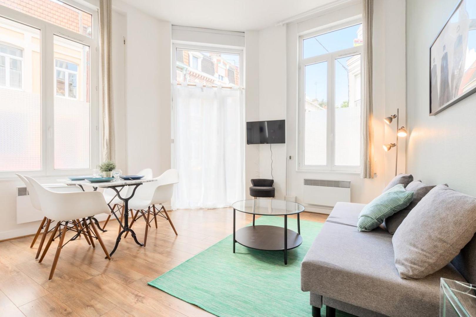 Functional Flat Close To The Station *